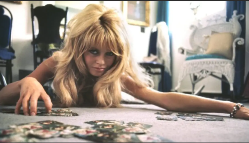 Μπριζίτ Μπαρντό: Η καριέρα, οι έρωτες και οι τέσσερις γάμοι της θρυλικής «μπεμπέ» του κινηματογράφου